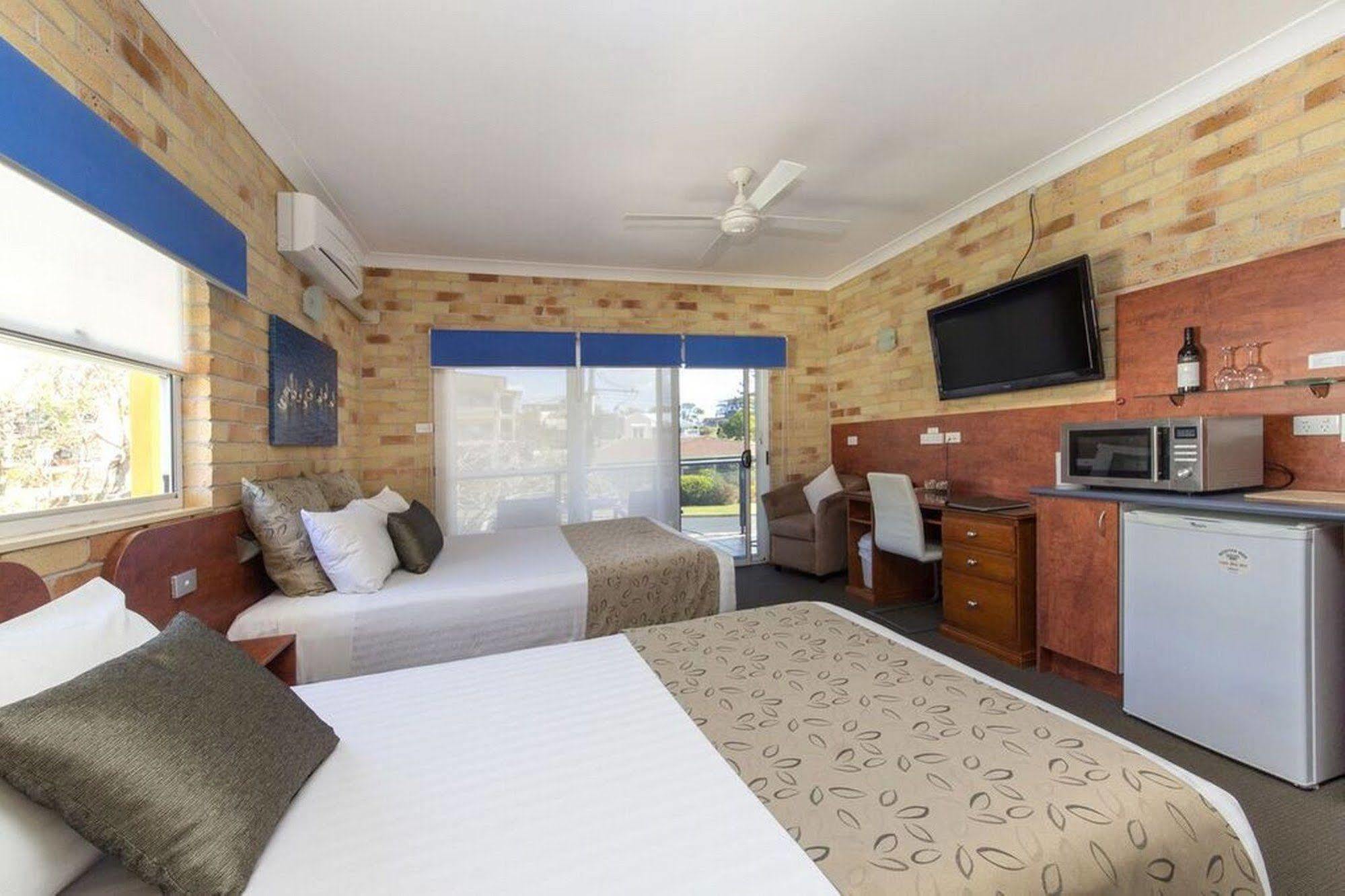Yamba Beach Motel Экстерьер фото