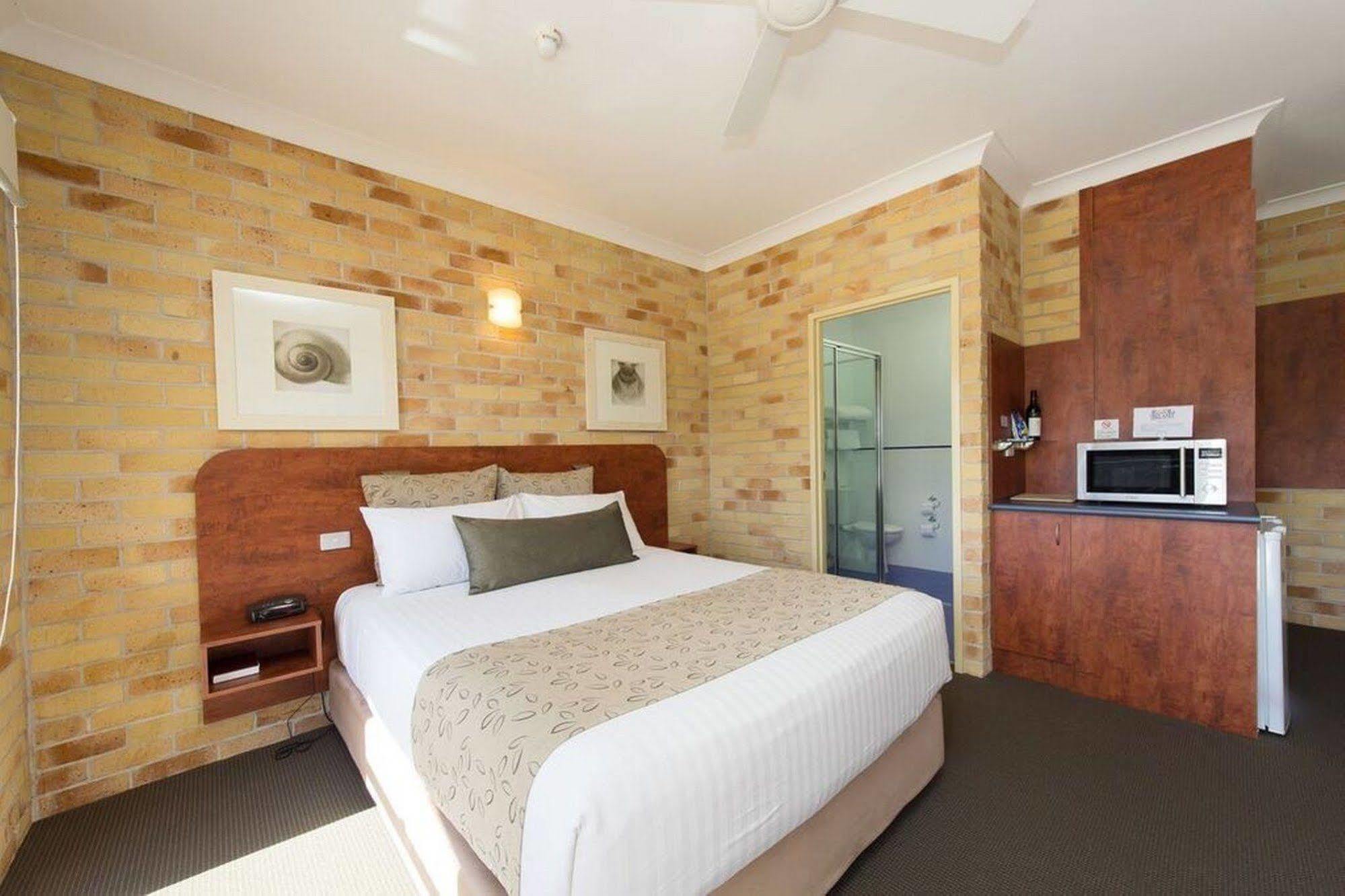 Yamba Beach Motel Экстерьер фото