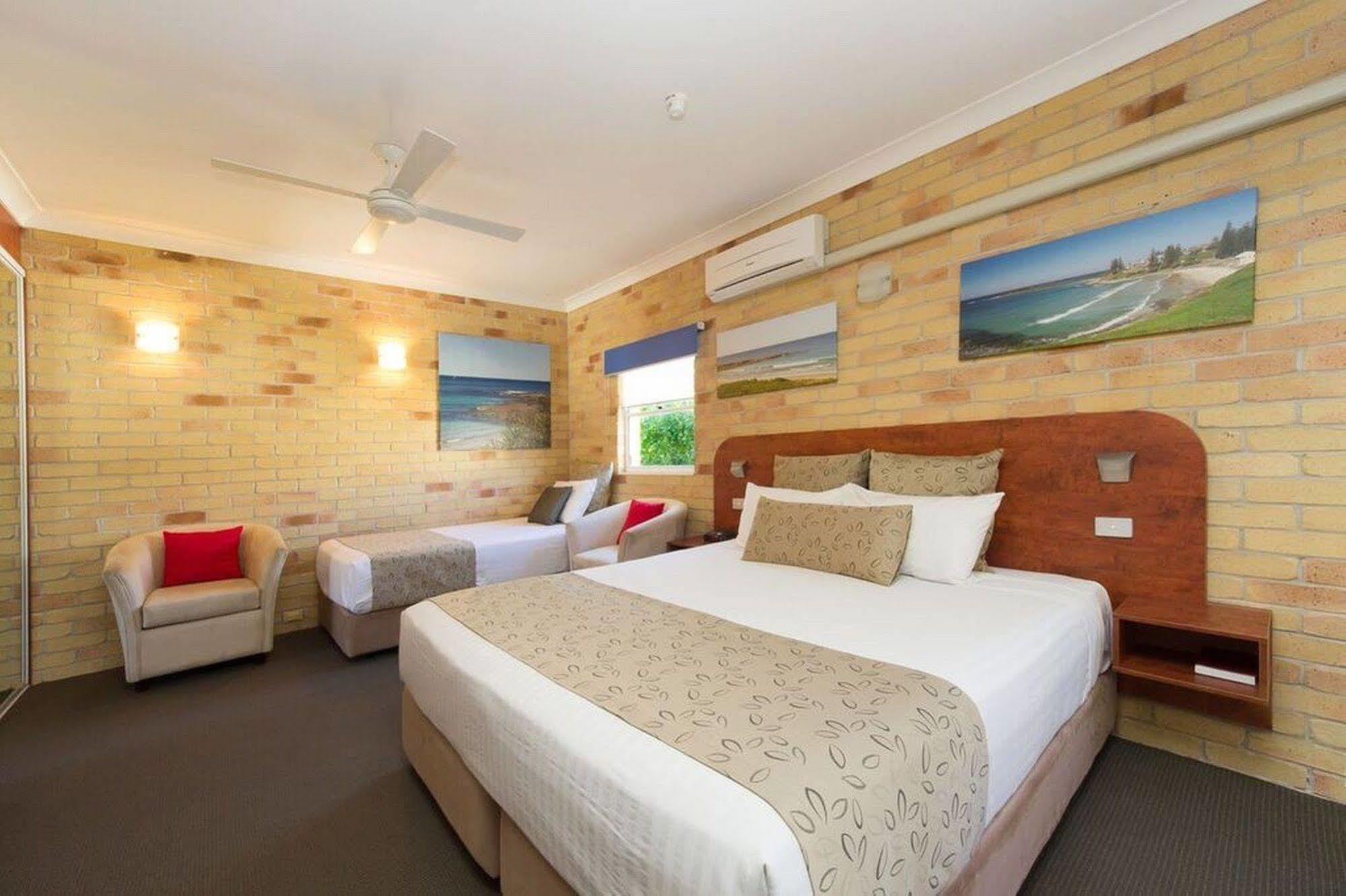 Yamba Beach Motel Экстерьер фото