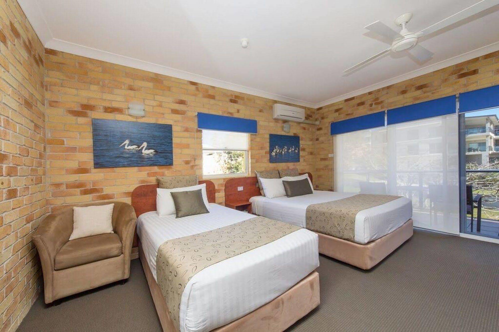 Yamba Beach Motel Экстерьер фото