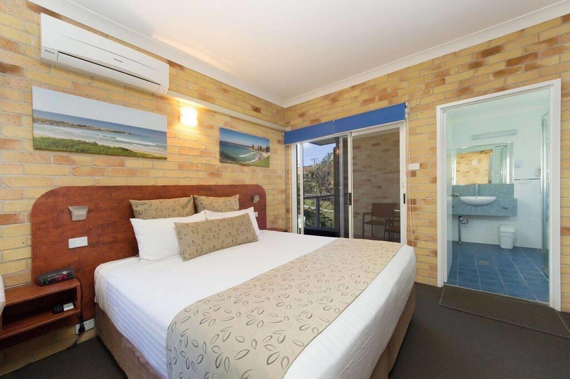 Yamba Beach Motel Экстерьер фото